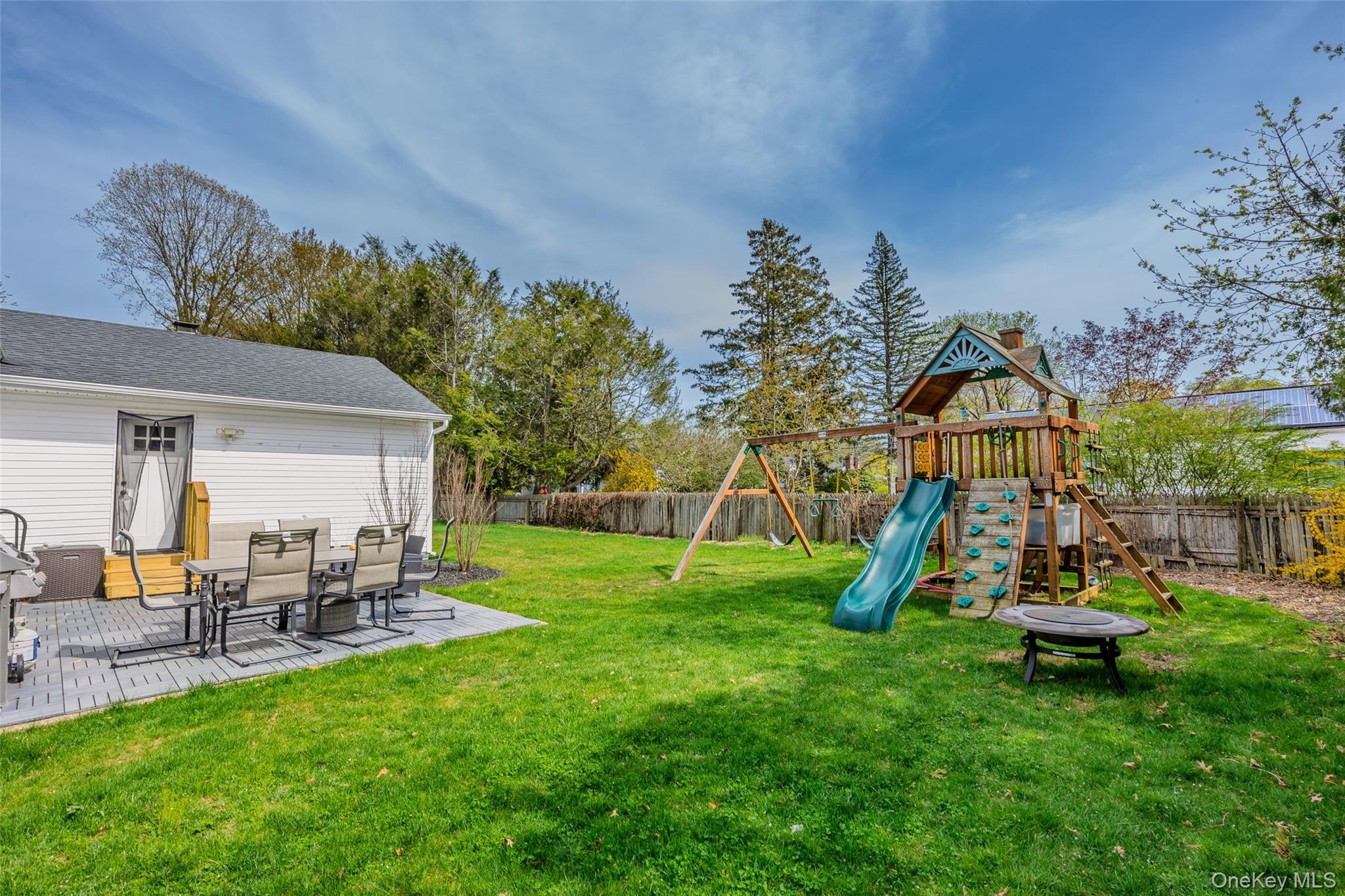 Single Family Clay Pitts  Suffolk County, NY 11740, MLS-991785-32
