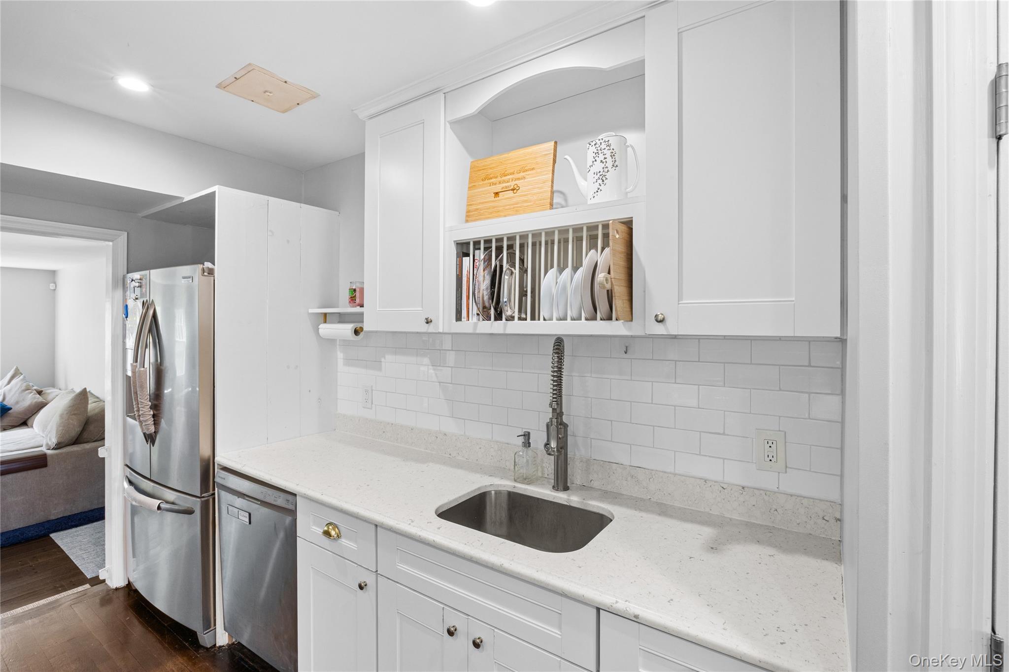 Single Family Clay Pitts  Suffolk County, NY 11740, MLS-991785-9
