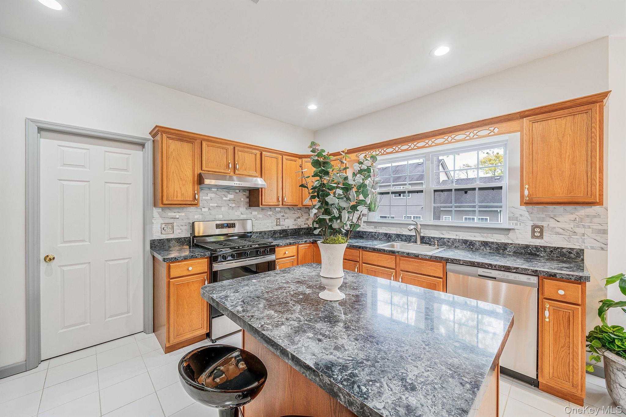 Single Family Elm  Suffolk County, NY 11727, MLS-991786-13