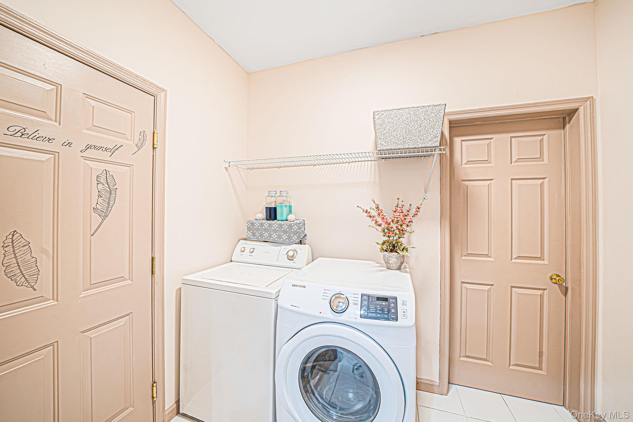 Single Family Elm  Suffolk County, NY 11727, MLS-991786-17