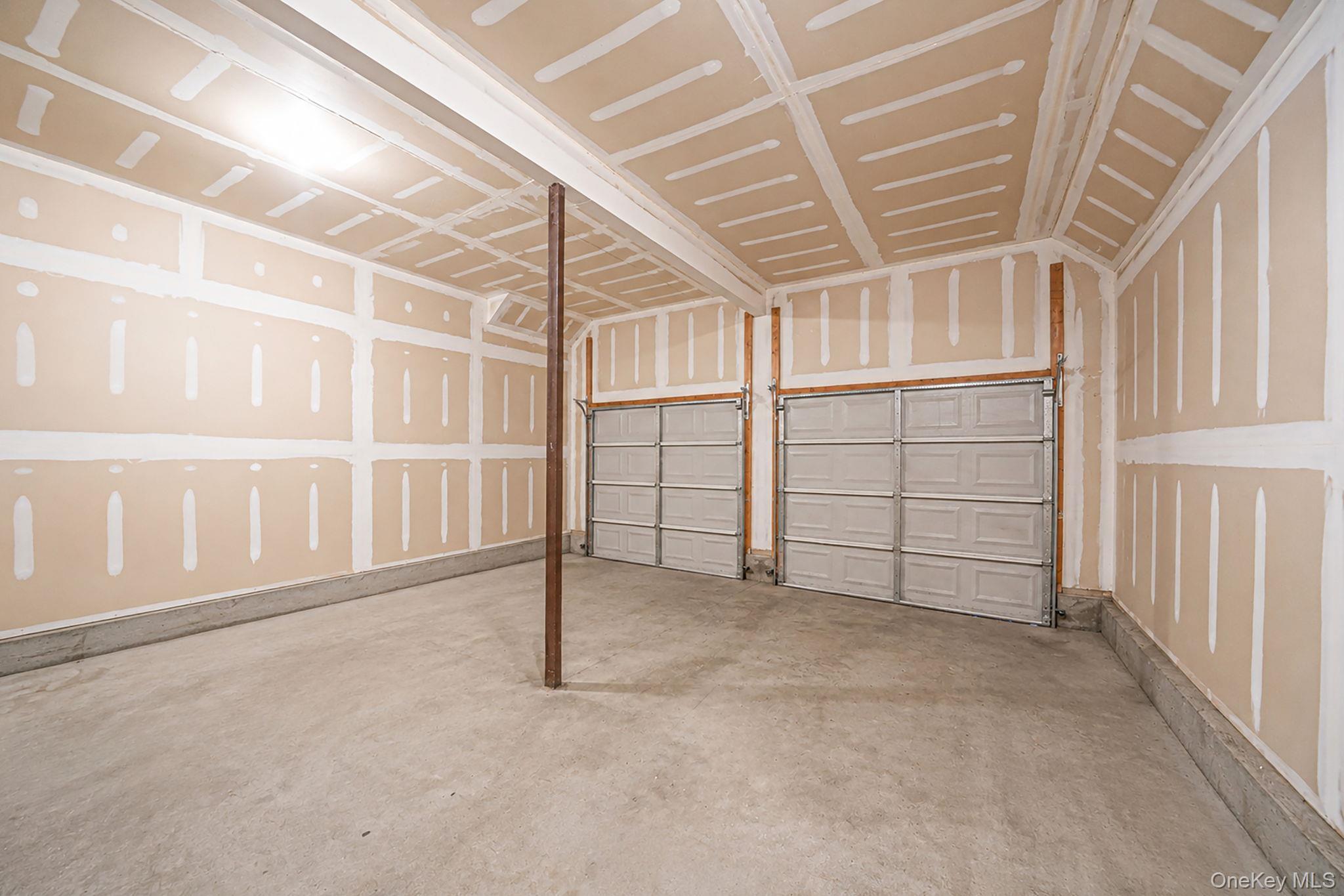 Single Family Elm  Suffolk County, NY 11727, MLS-991786-20