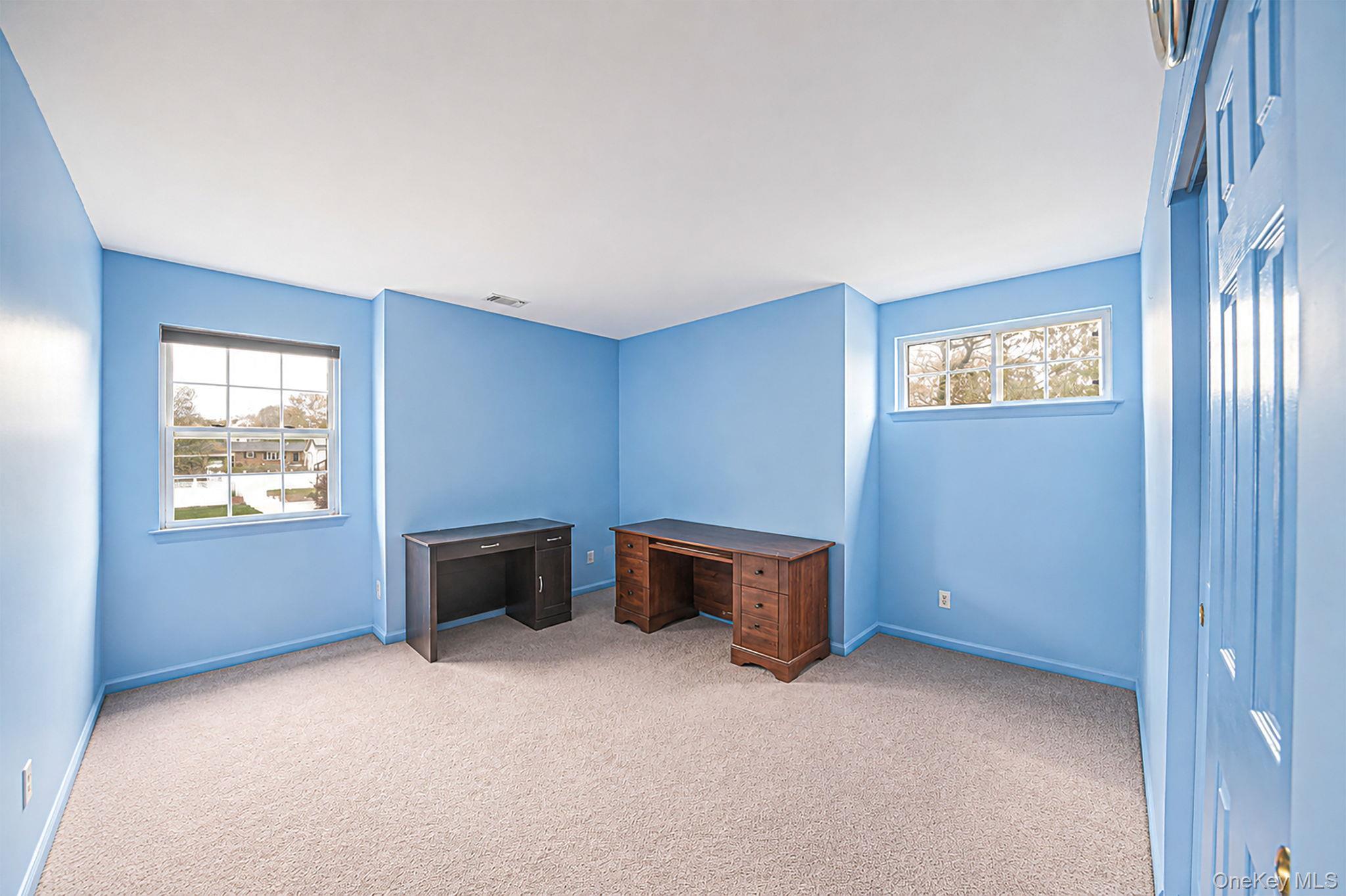 Single Family Elm  Suffolk County, NY 11727, MLS-991786-31