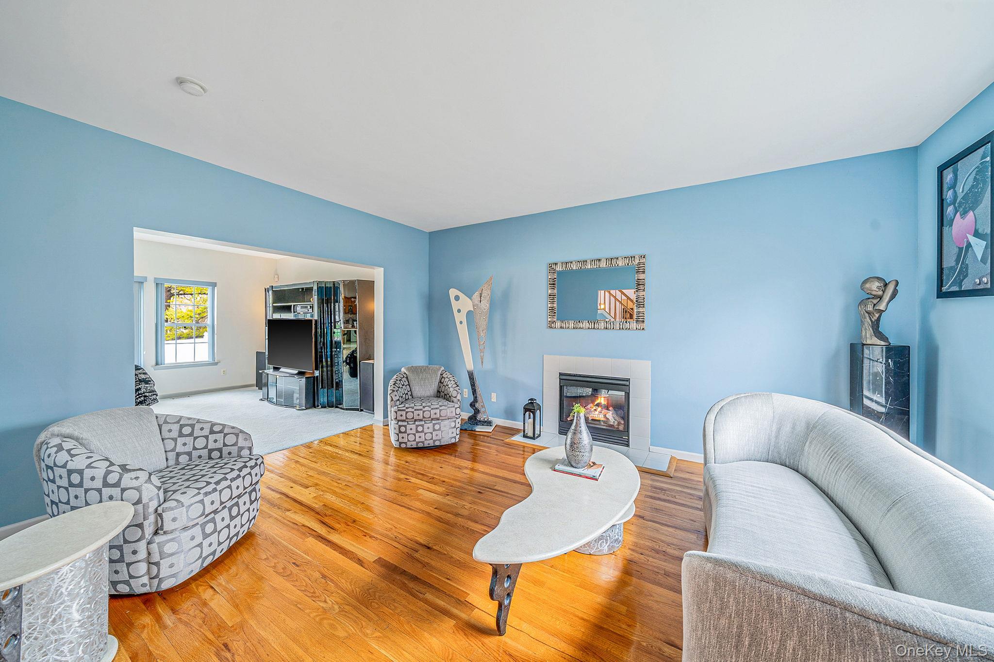 Single Family Elm  Suffolk County, NY 11727, MLS-991786-6
