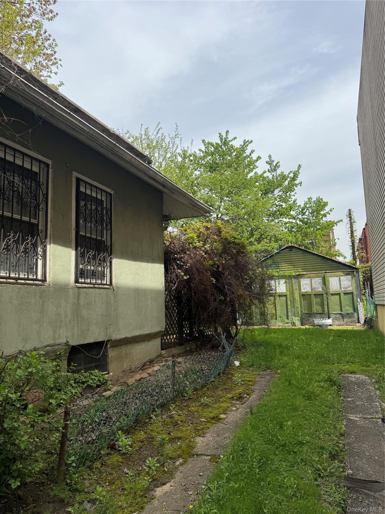 Single Family 221st  Bronx, NY 10467, MLS-991882-10