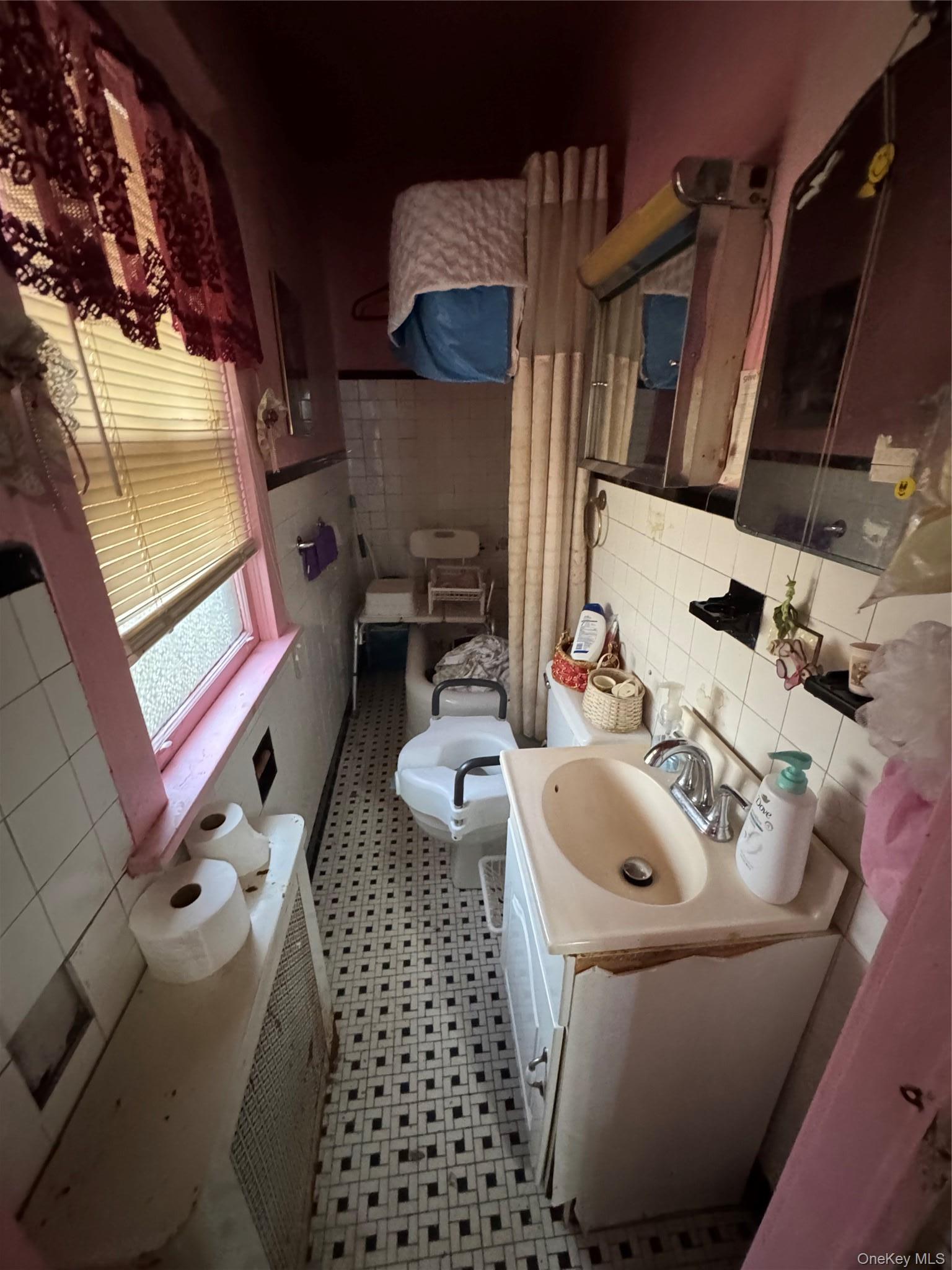 Single Family 221st  Bronx, NY 10467, MLS-991882-13