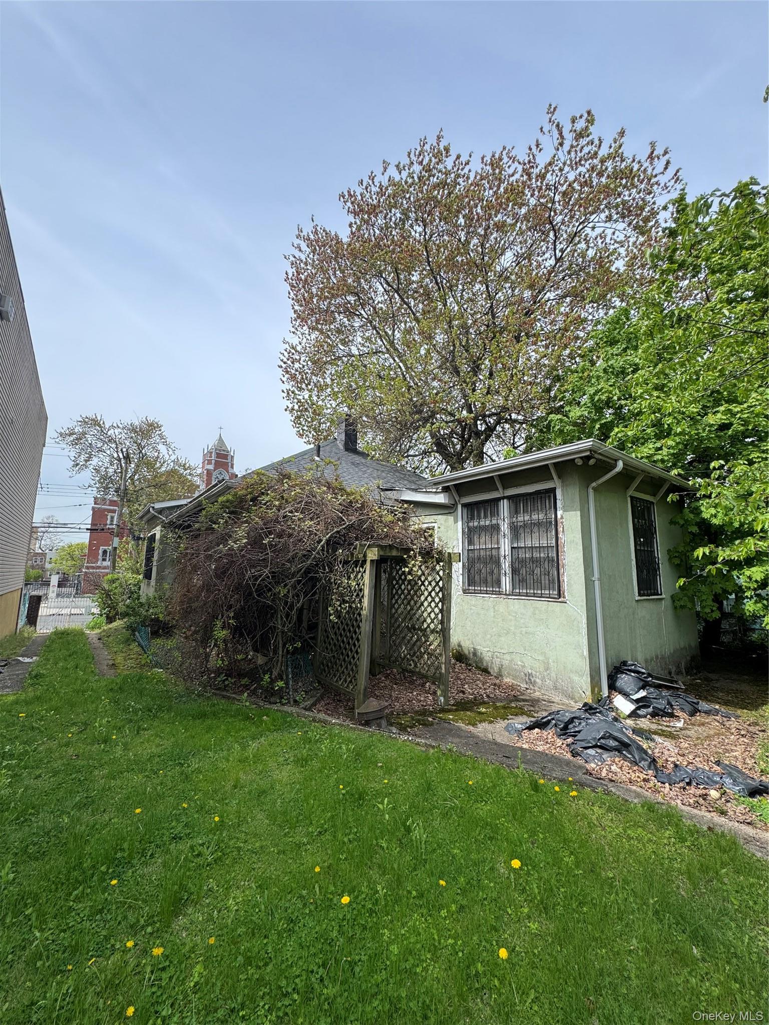 Single Family 221st  Bronx, NY 10467, MLS-991882-6