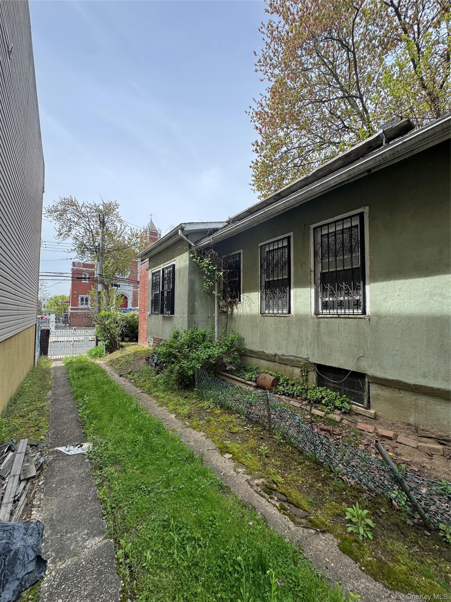Single Family 221st  Bronx, NY 10467, MLS-991882-9