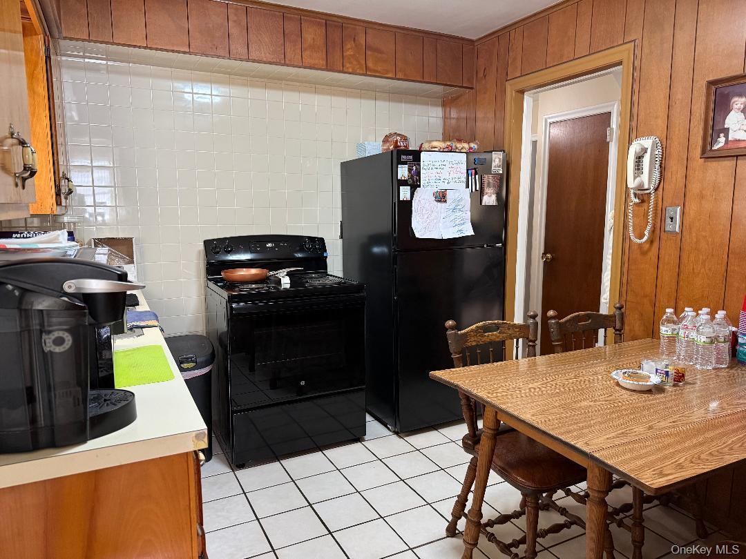 Single Family Colonade  Nassau County, NY 11552, MLS-991957-6