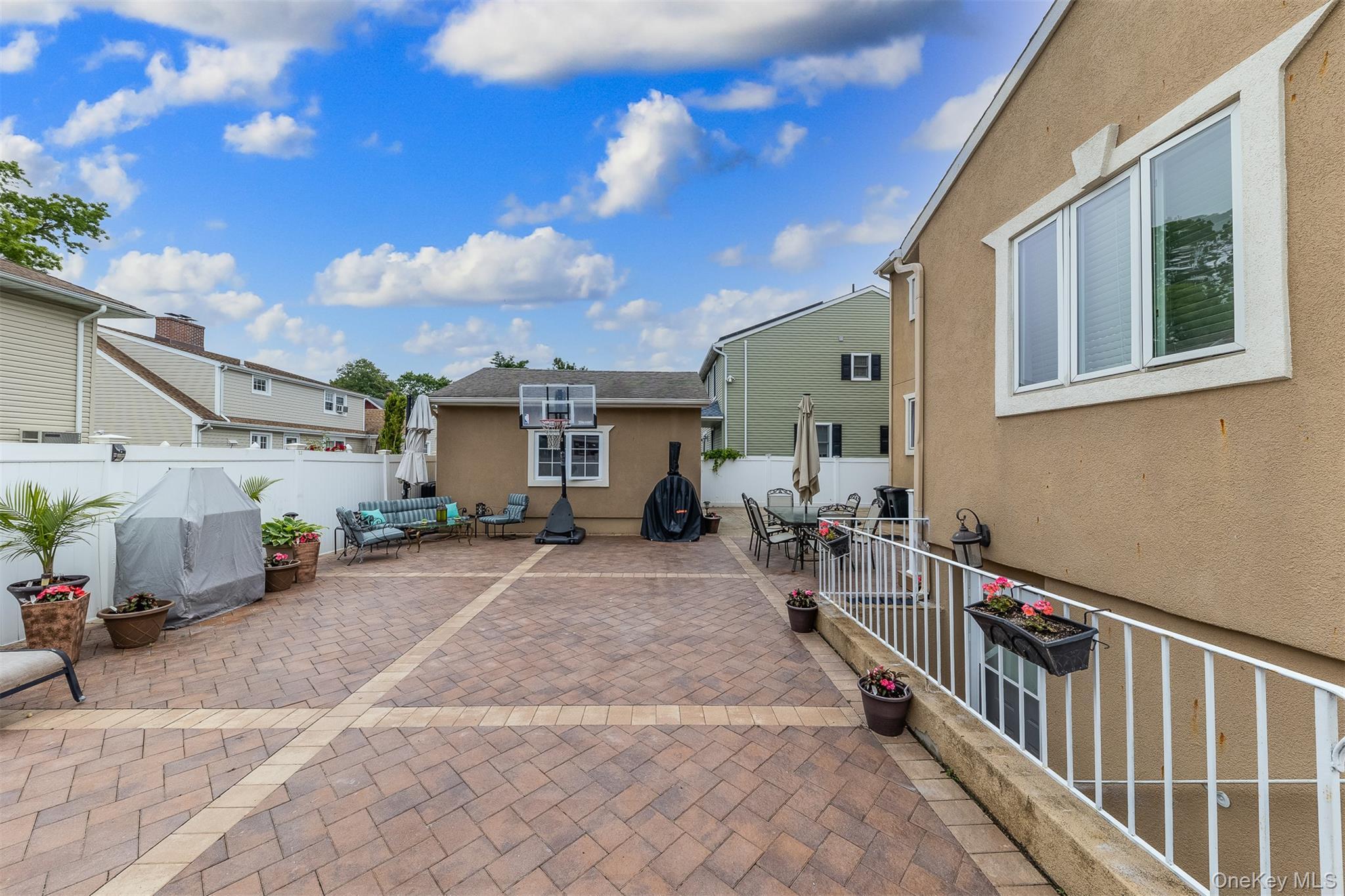 Single Family Davison Avenue Nassau County, NY 11572, MLS-991963-25