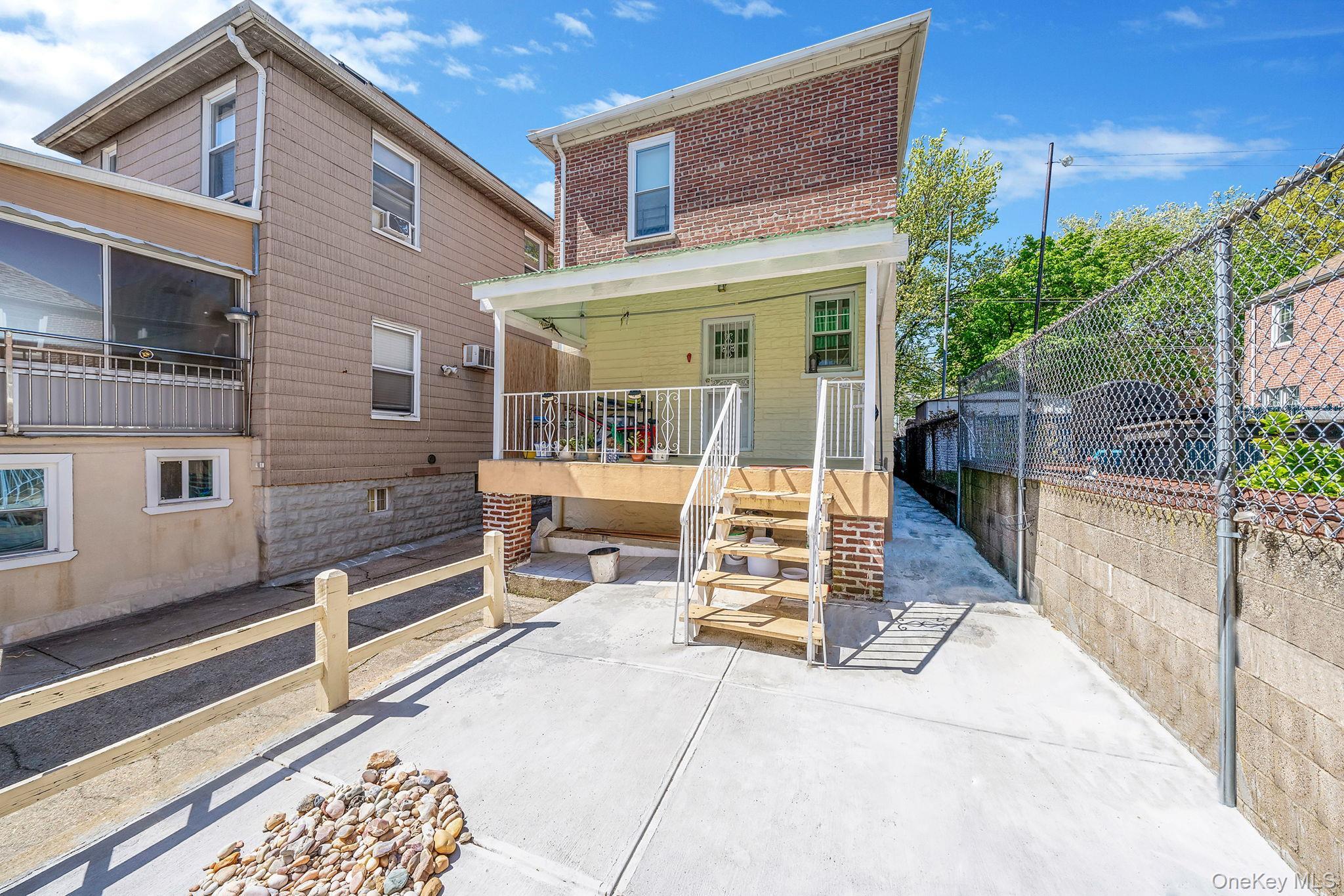 Single Family Hone  Bronx, NY 10461, MLS-991995-3