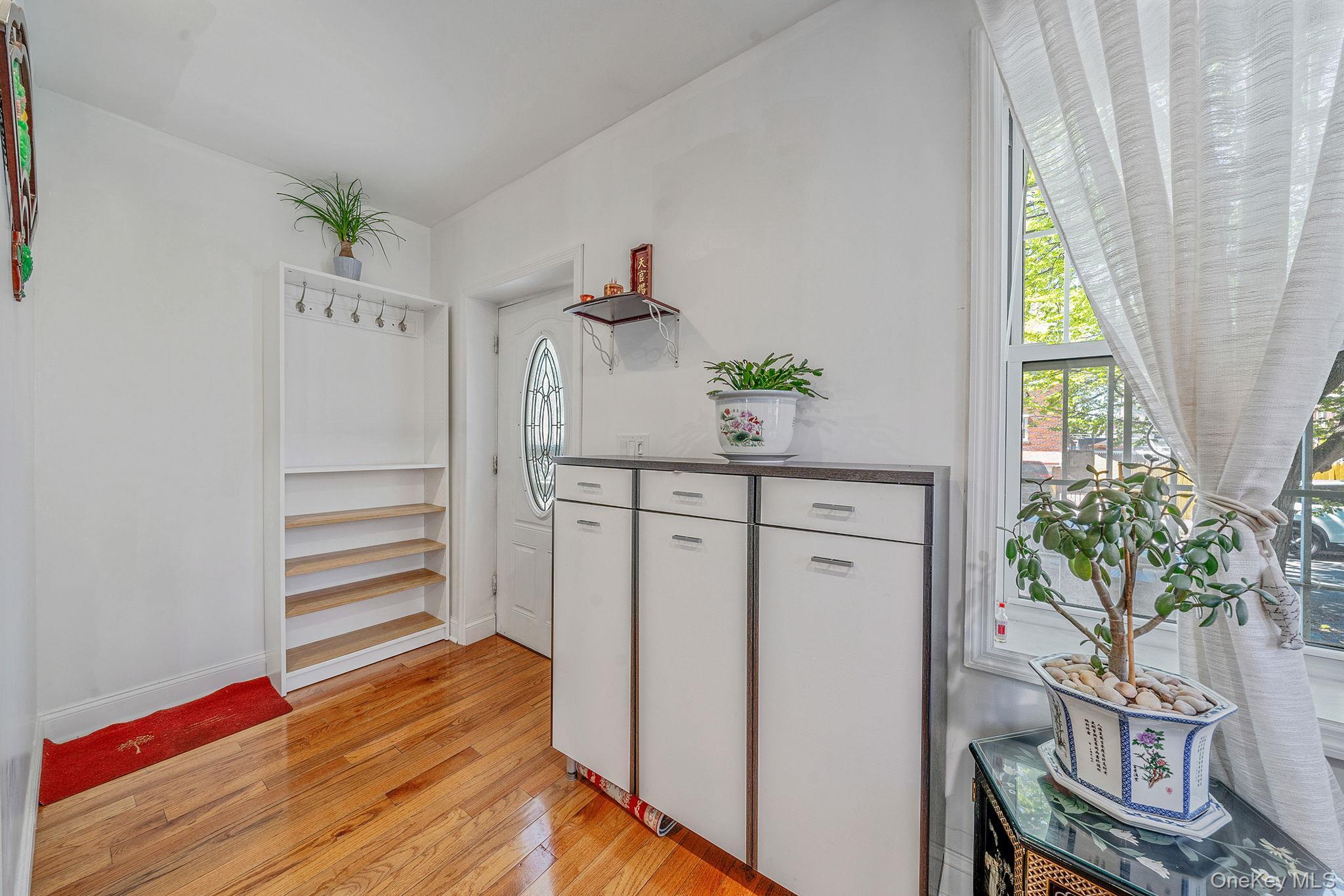 Single Family Hone  Bronx, NY 10461, MLS-991995-5