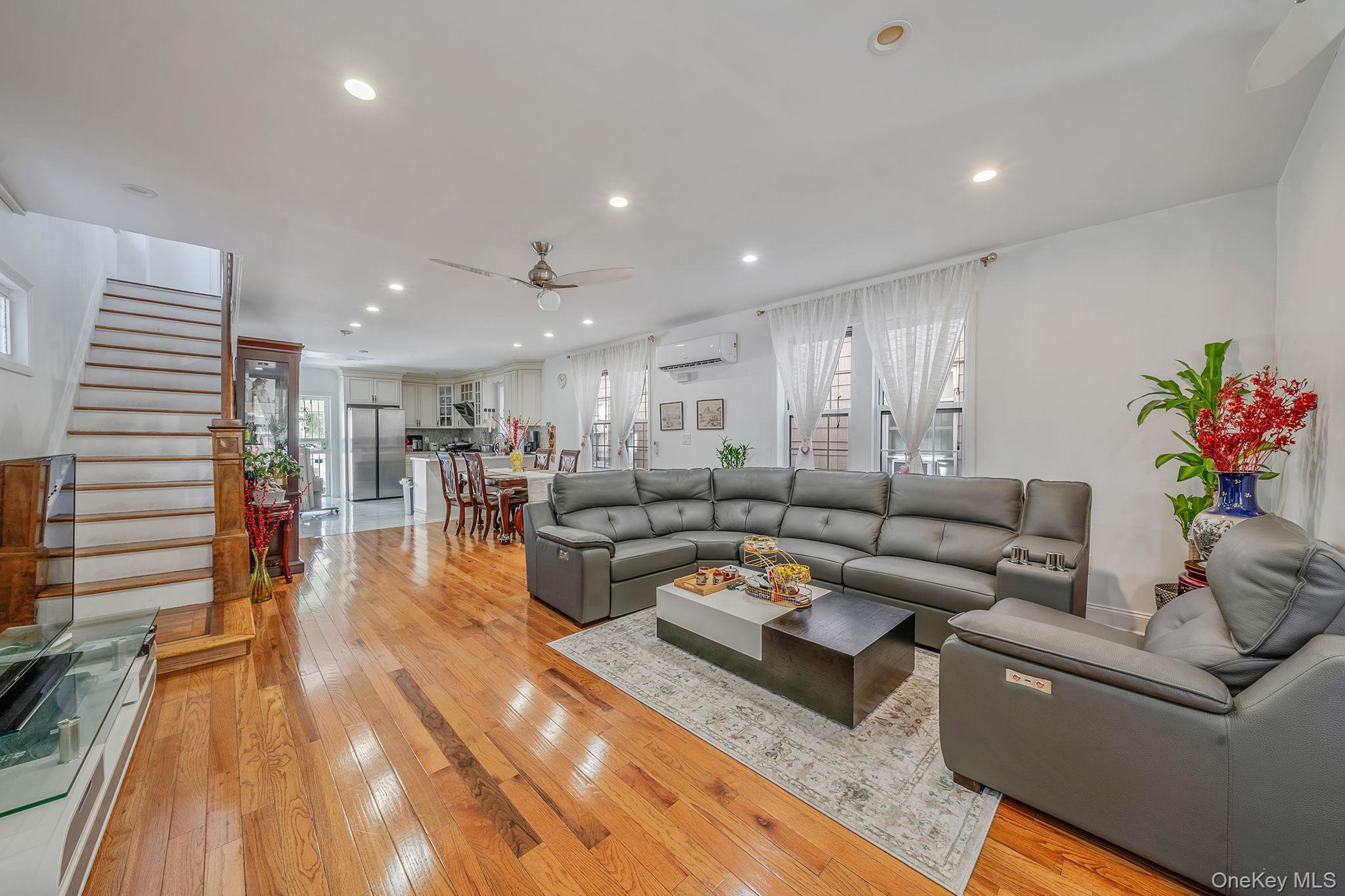 Single Family Hone  Bronx, NY 10461, MLS-991995-6