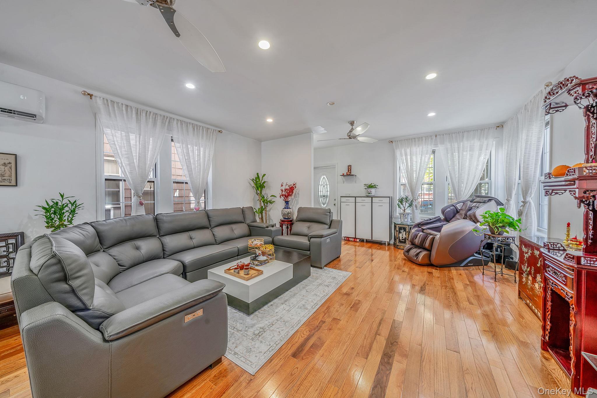 Single Family Hone  Bronx, NY 10461, MLS-991995-7