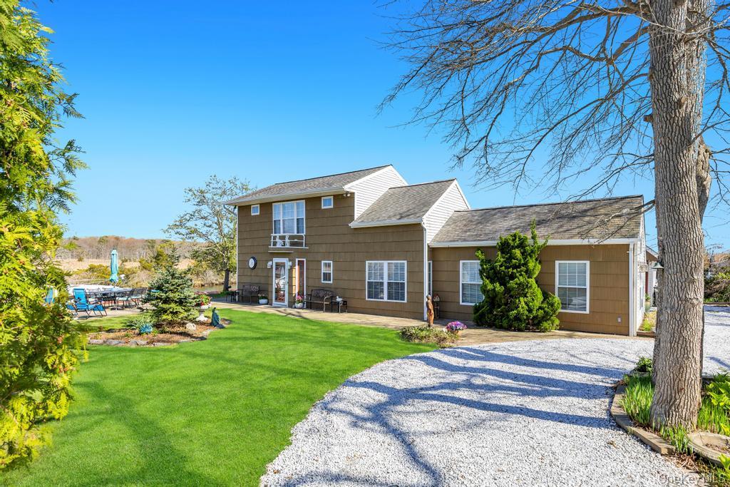 Single Family Featherbed  Suffolk County, NY 11769, MLS-992058-2