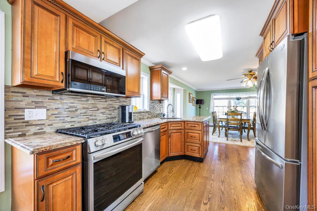 Single Family Featherbed  Suffolk County, NY 11769, MLS-992058-24