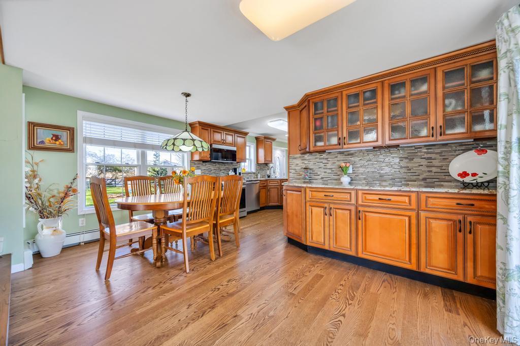 Single Family Featherbed  Suffolk County, NY 11769, MLS-992058-25