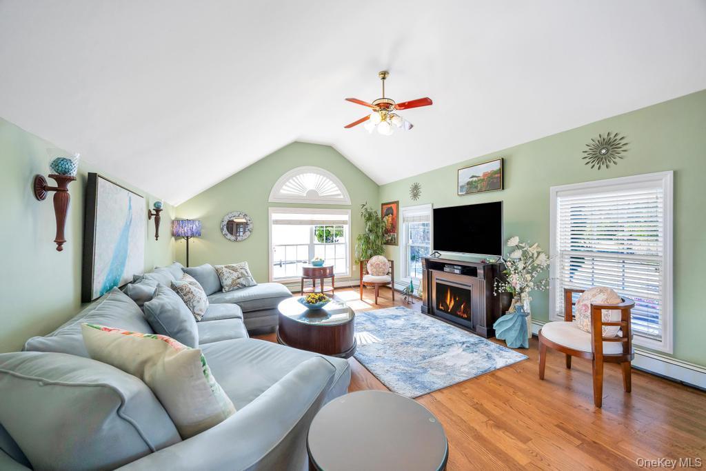 Single Family Featherbed  Suffolk County, NY 11769, MLS-992058-28