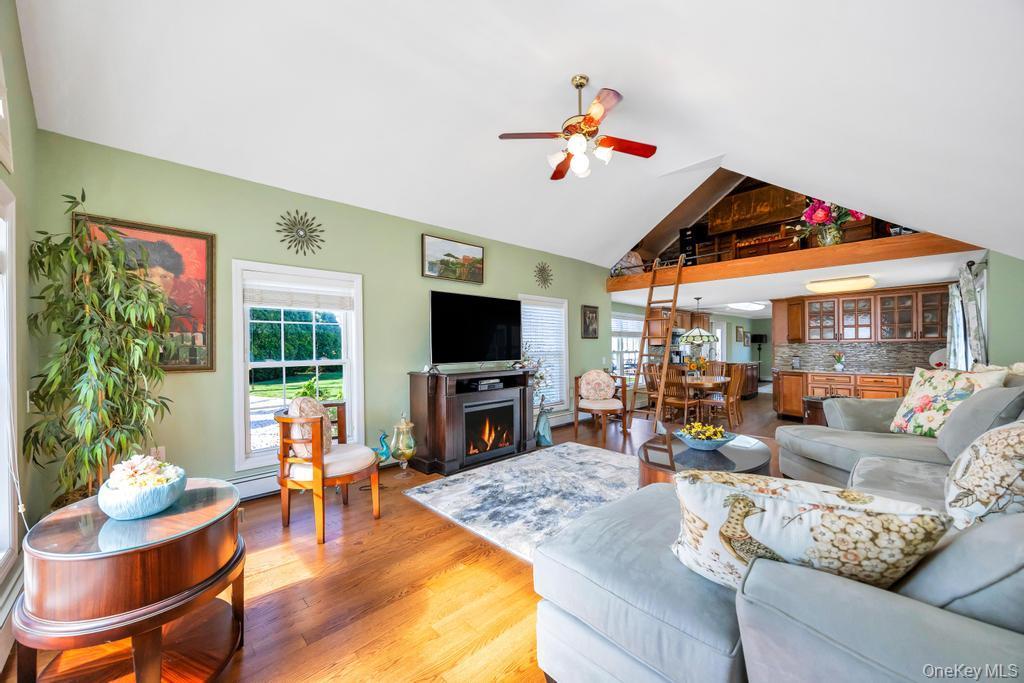 Single Family Featherbed  Suffolk County, NY 11769, MLS-992058-29