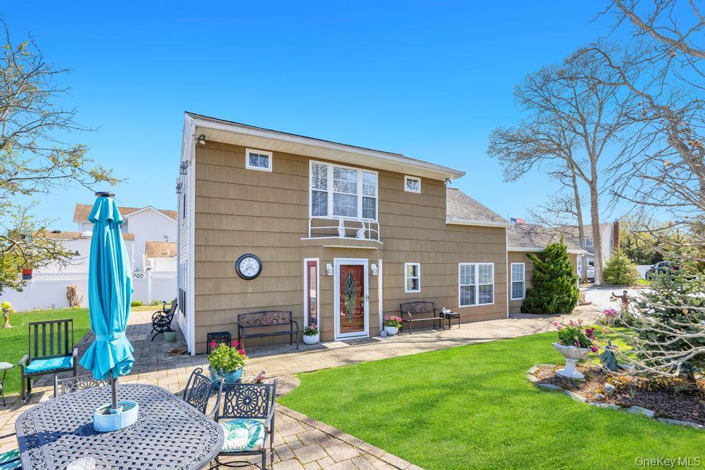 Single Family Featherbed  Suffolk County, NY 11769, MLS-992058-3