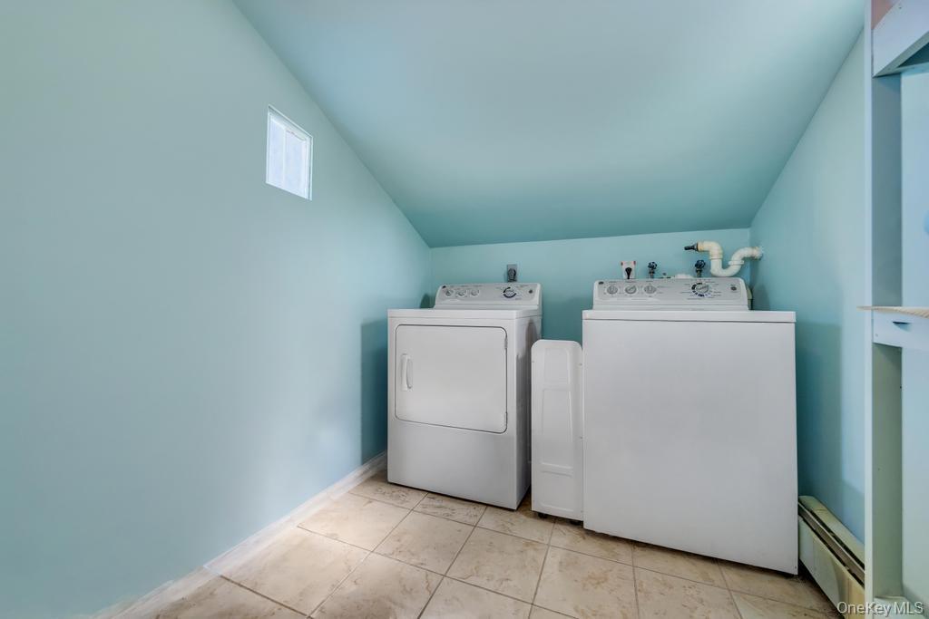 Single Family Featherbed  Suffolk County, NY 11769, MLS-992058-38
