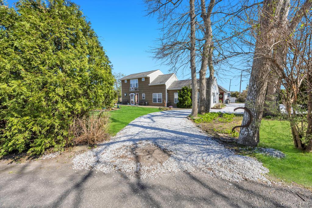 Single Family Featherbed  Suffolk County, NY 11769, MLS-992058-4