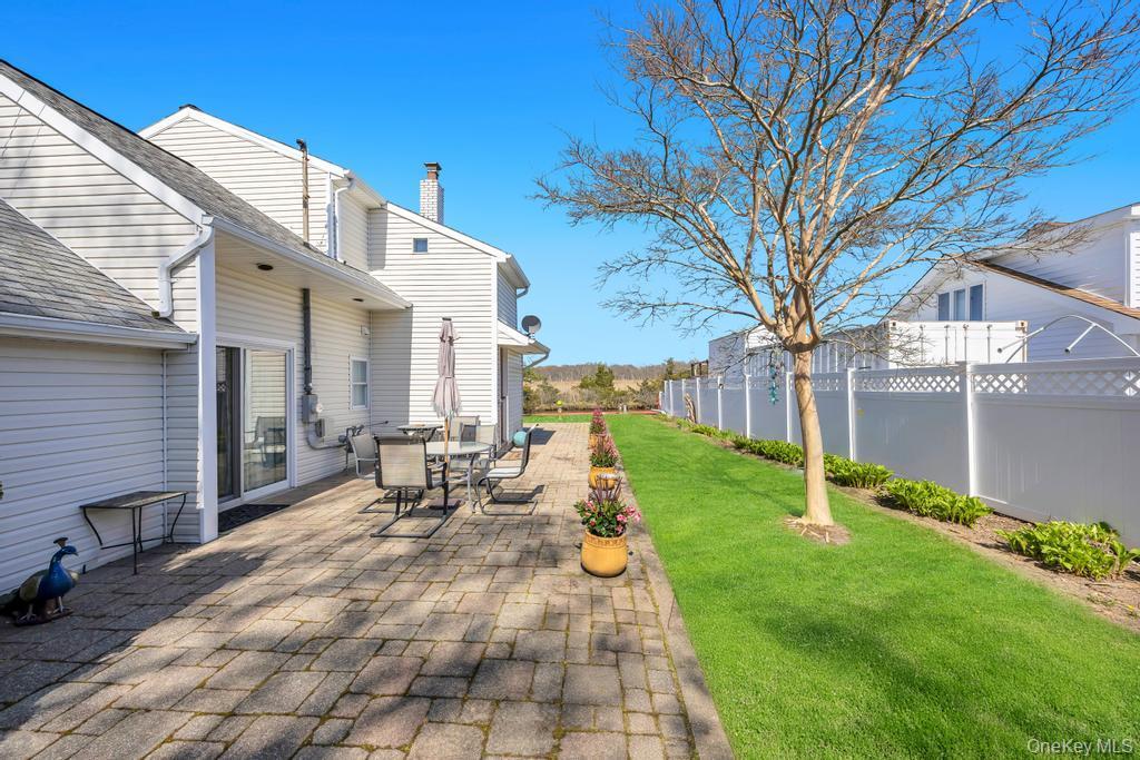 Single Family Featherbed  Suffolk County, NY 11769, MLS-992058-5