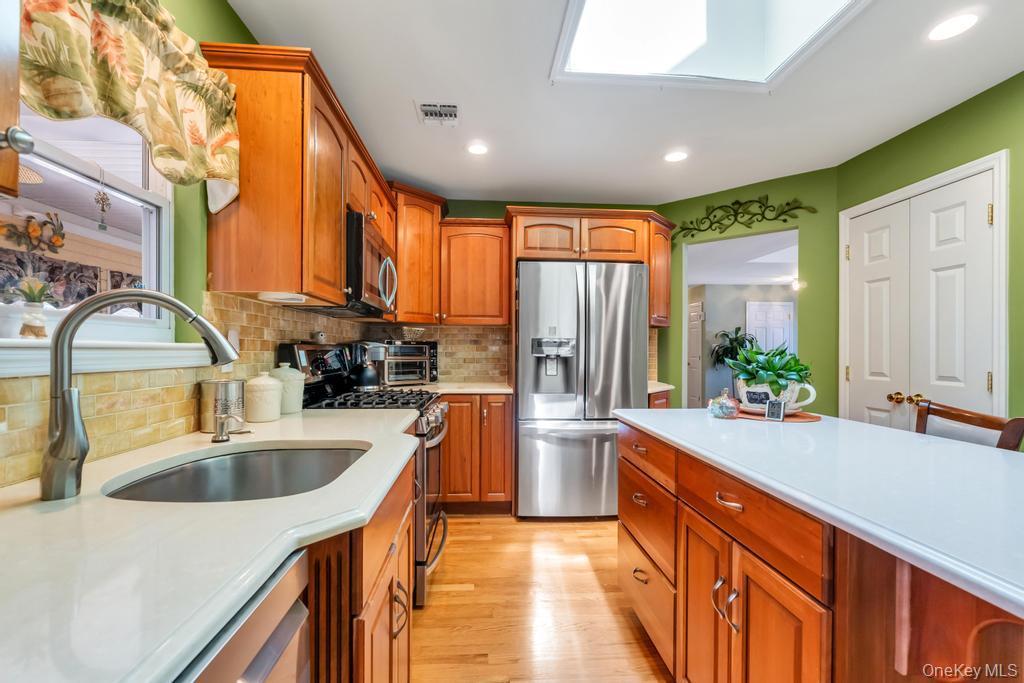 Single Family James Hawkins  Suffolk County, NY 11955, MLS-992074-34