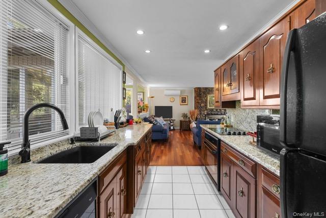 Single Family Brookedge  Out Of Area, NY 14221, MLS-992082-10