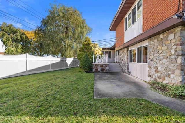 Single Family Brookedge  Out Of Area, NY 14221, MLS-992082-26