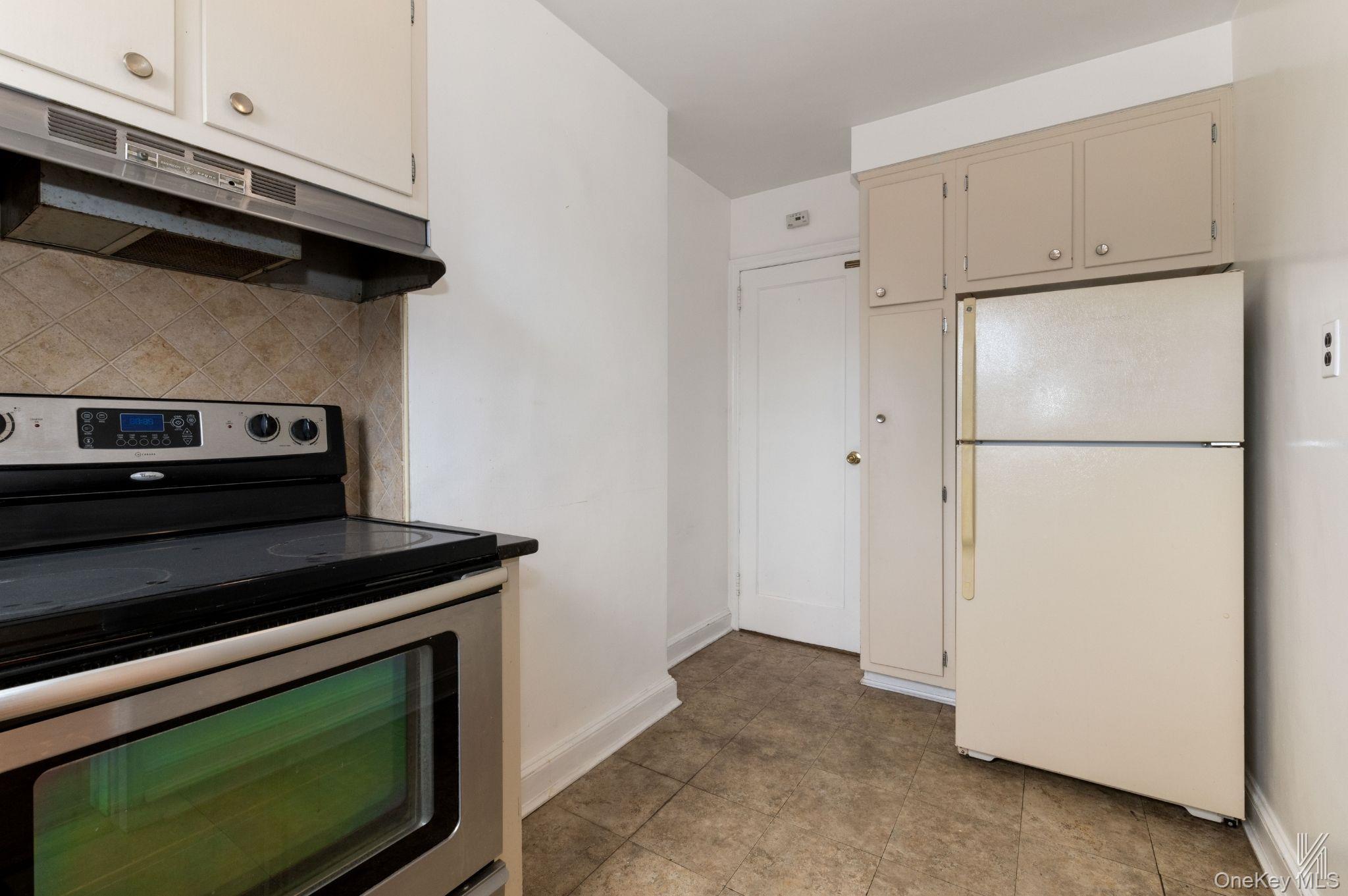 Single Family 28th Queens, NY 11105, MLS-992115-10