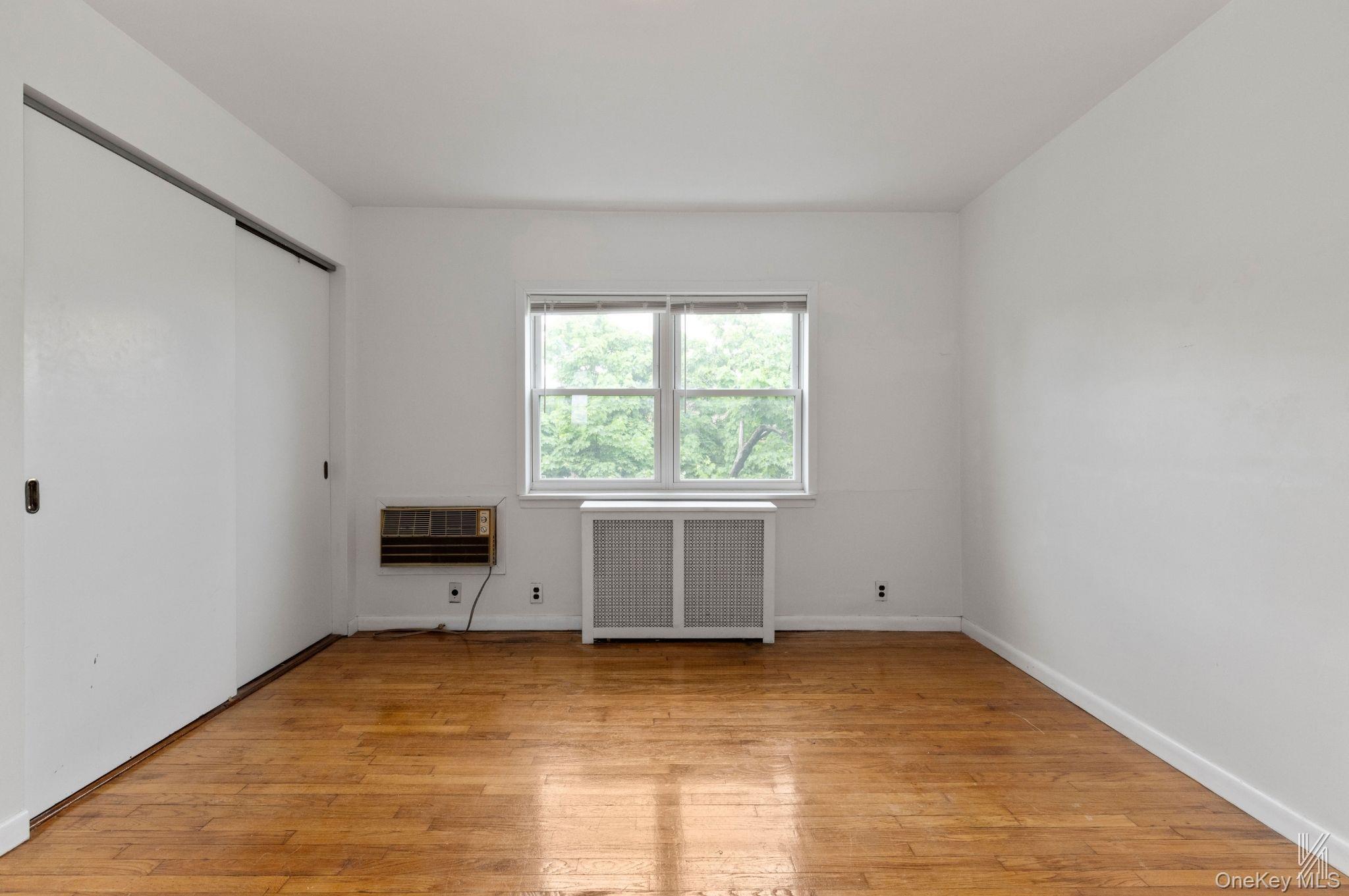 Single Family 28th Queens, NY 11105, MLS-992115-12