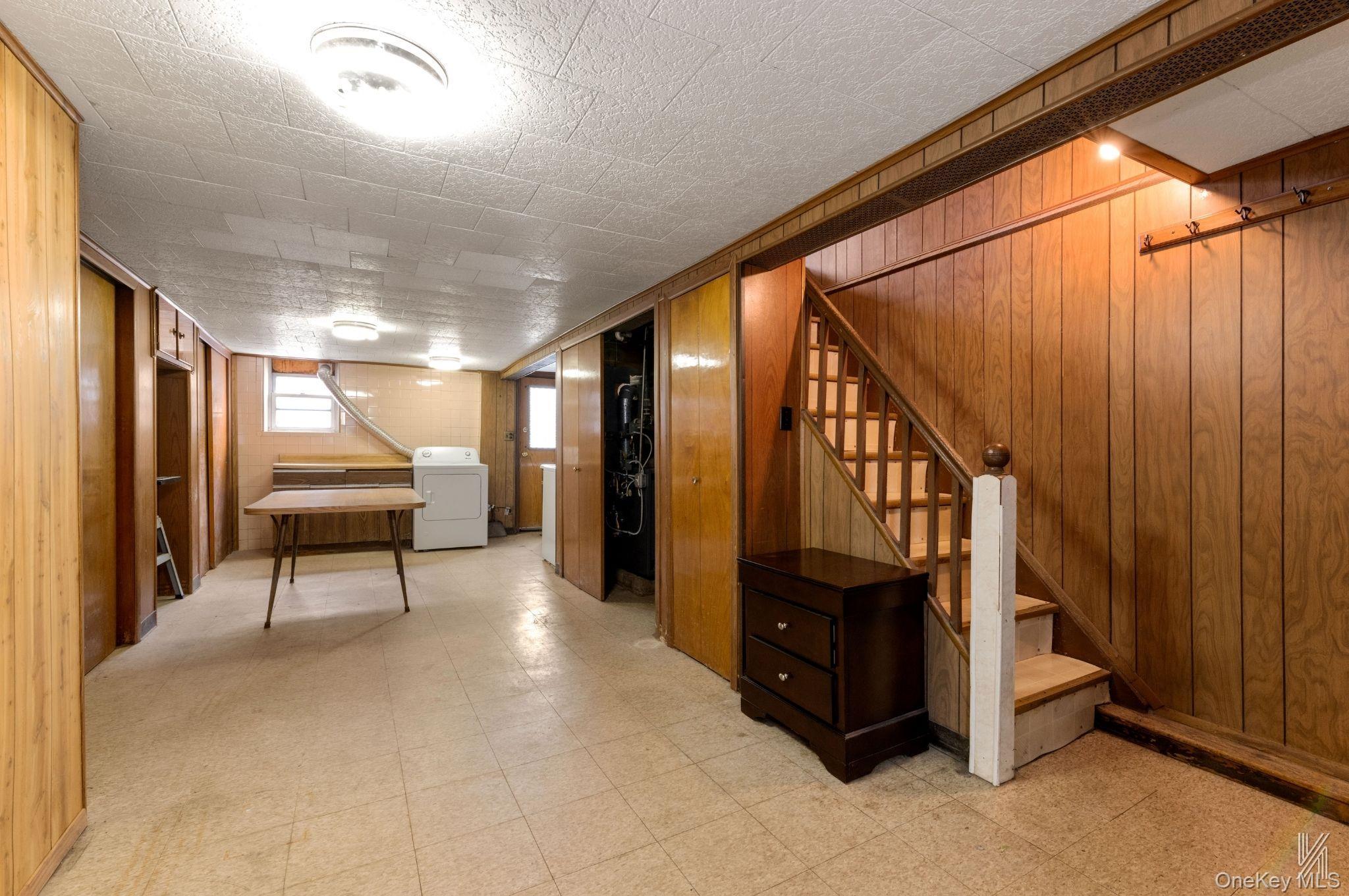 Single Family 28th Queens, NY 11105, MLS-992115-21