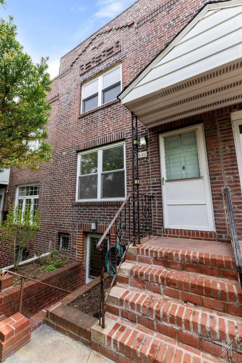 Single Family 28th Queens, NY 11105, MLS-992115-24