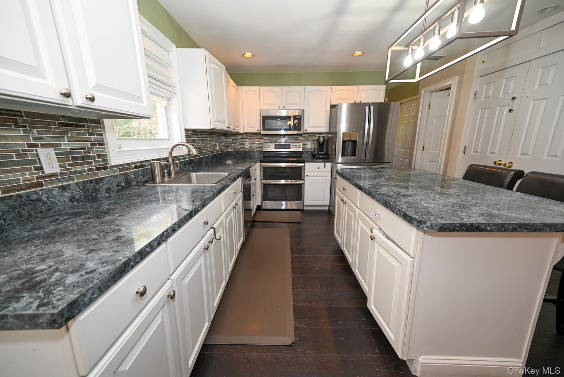 Single Family Ivy  Suffolk County, NY 11720, MLS-992139-18