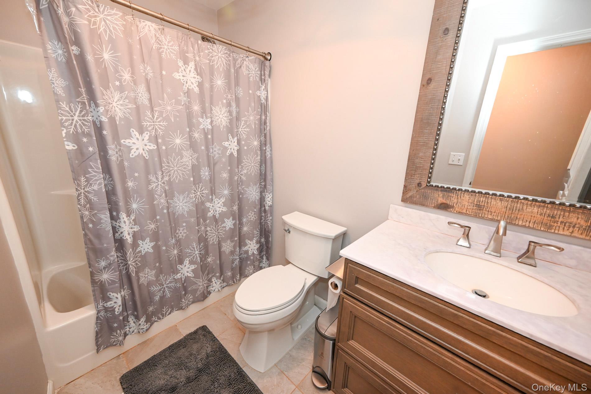 Single Family Ivy  Suffolk County, NY 11720, MLS-992139-25