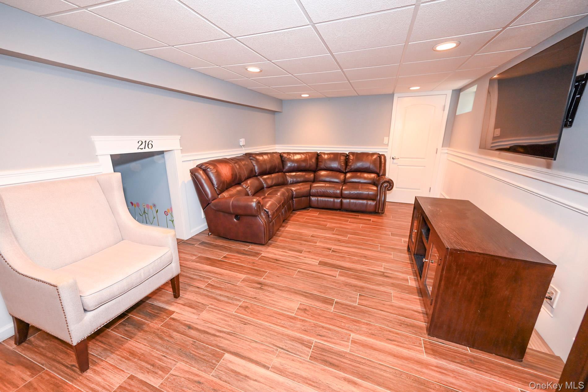 Single Family Ivy  Suffolk County, NY 11720, MLS-992139-28