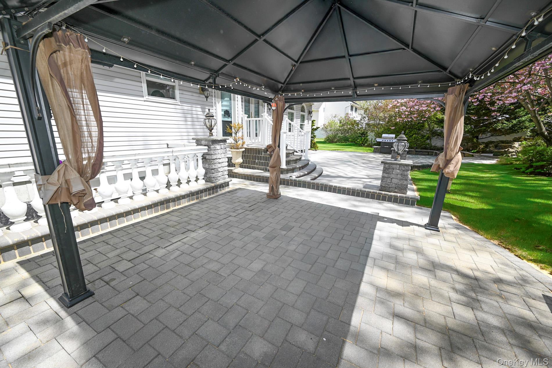Single Family Ivy  Suffolk County, NY 11720, MLS-992139-8