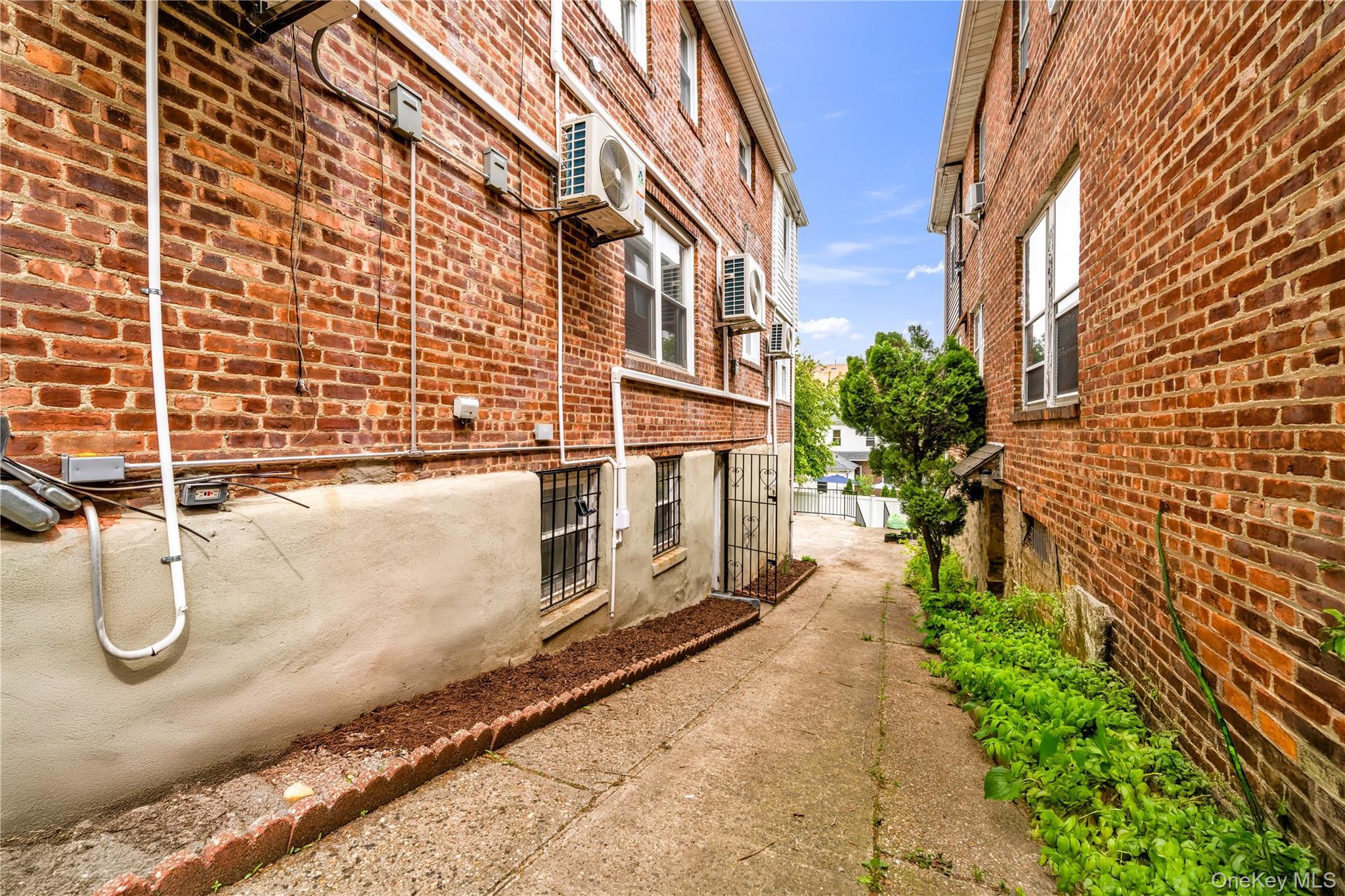 Single Family Sylvan Bronx, NY 10471, MLS-992148-32