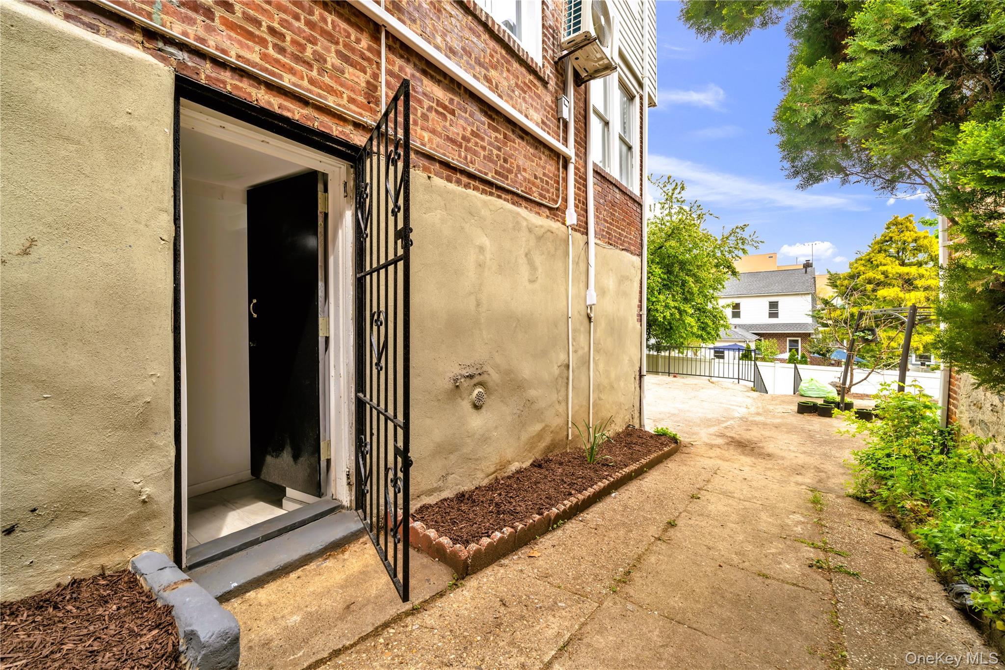 Single Family Sylvan Bronx, NY 10471, MLS-992148-33