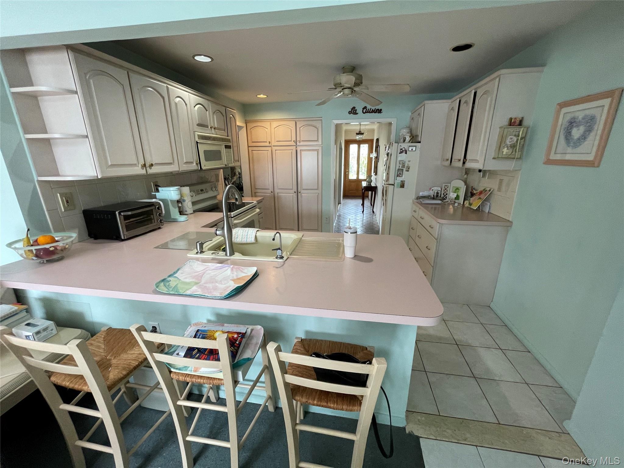 Single Family Grand  Suffolk County, NY 11757, MLS-992179-11
