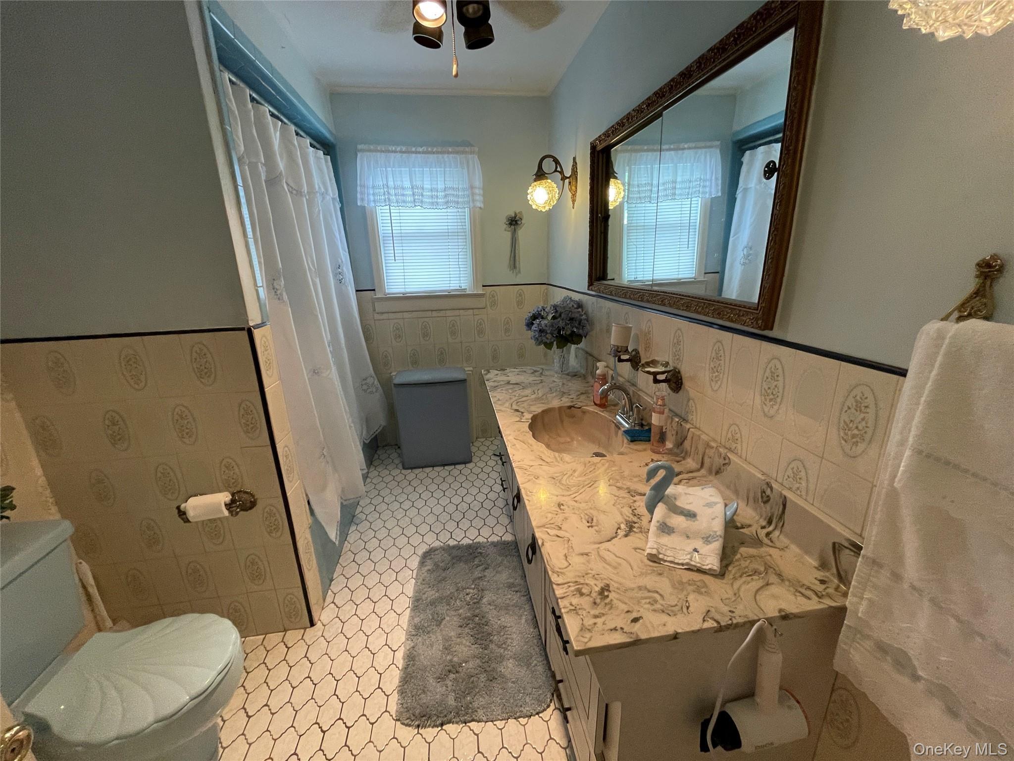 Single Family Grand  Suffolk County, NY 11757, MLS-992179-16