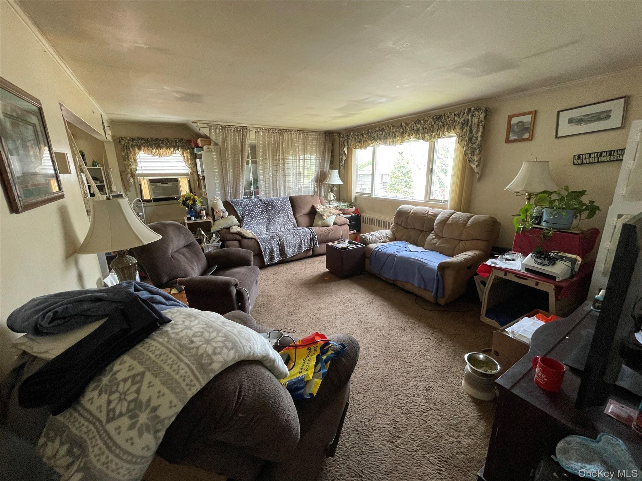 Single Family Grand  Suffolk County, NY 11757, MLS-992179-23