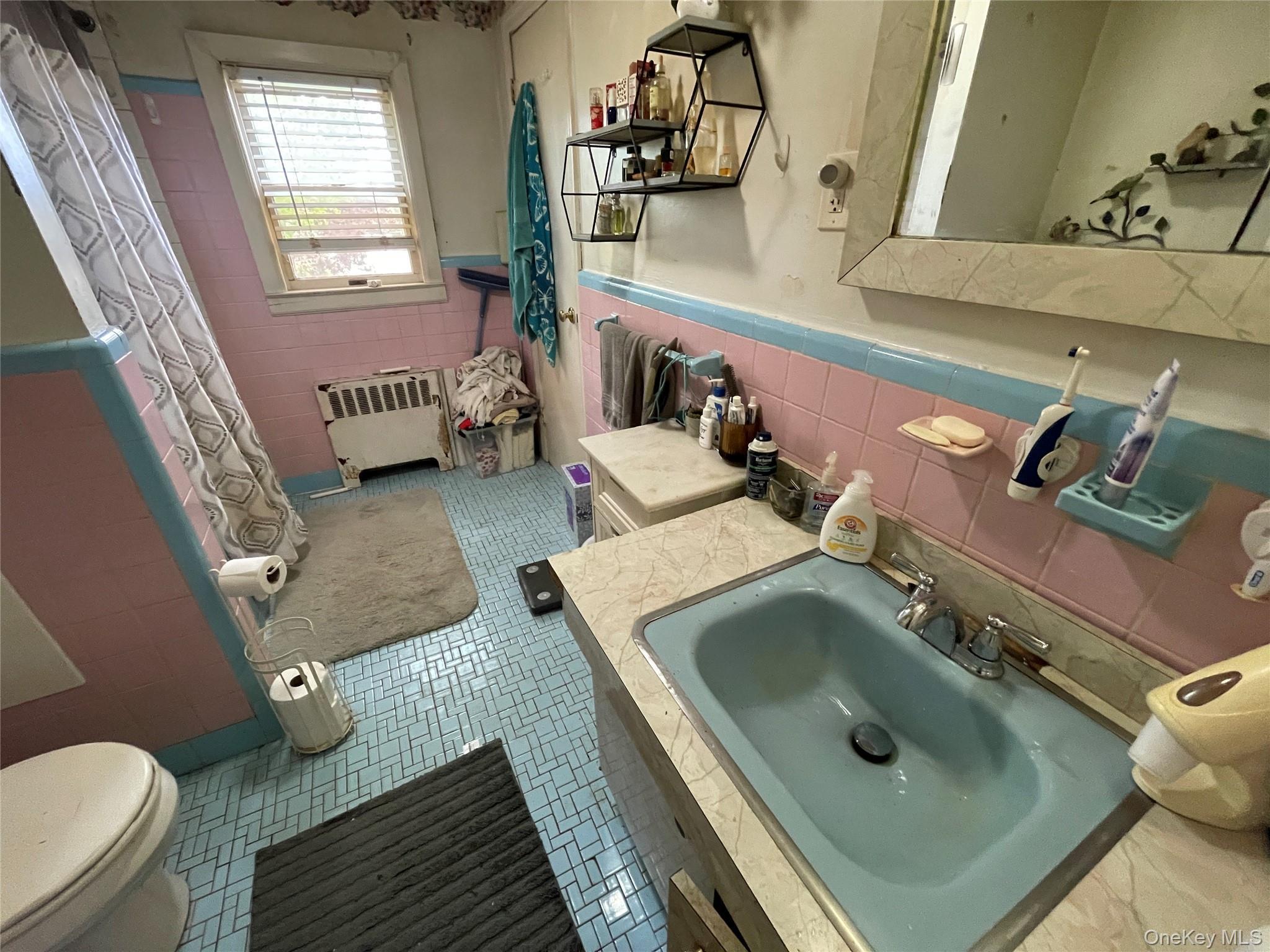 Single Family Grand  Suffolk County, NY 11757, MLS-992179-28