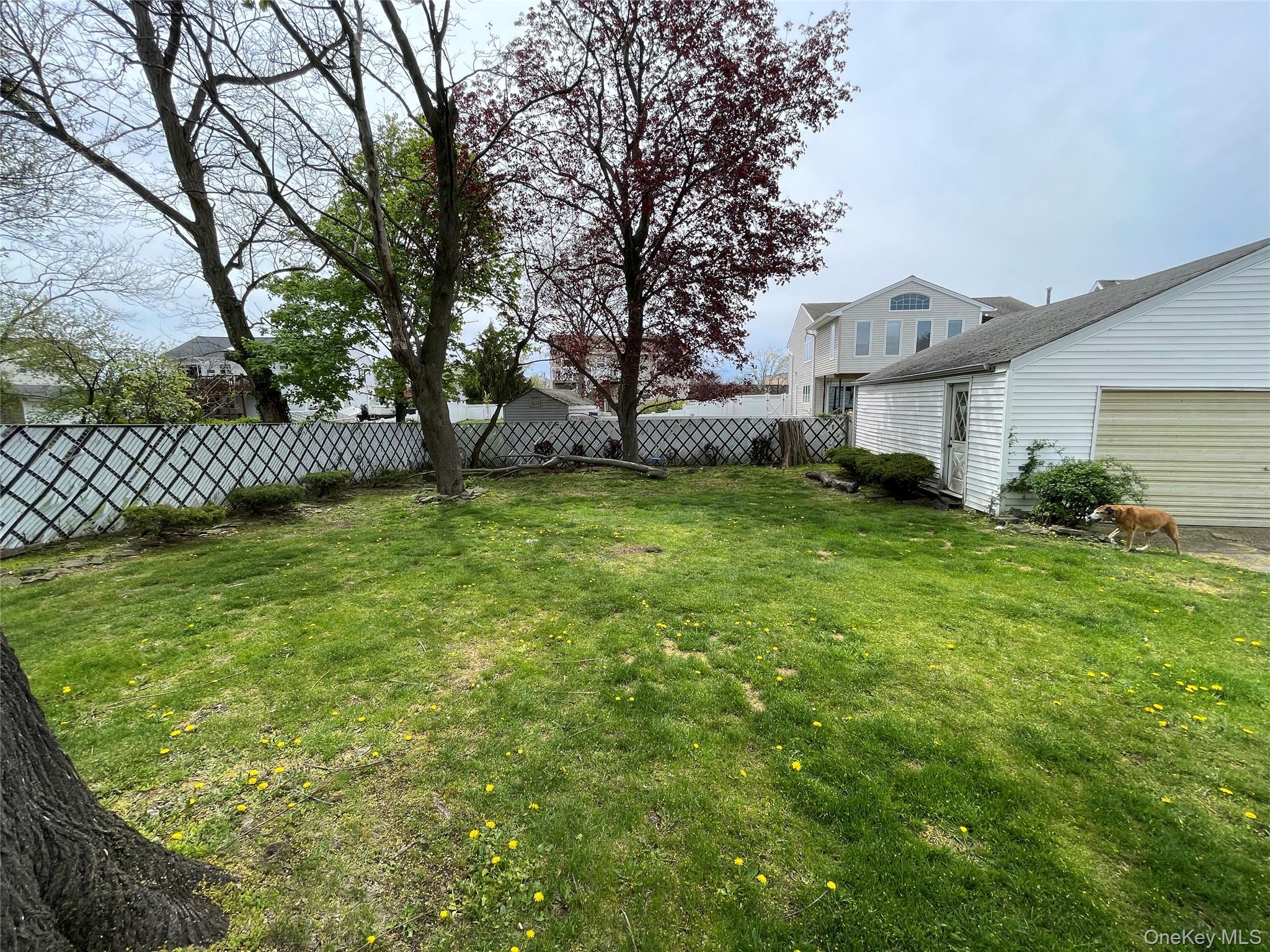Single Family Grand  Suffolk County, NY 11757, MLS-992179-34
