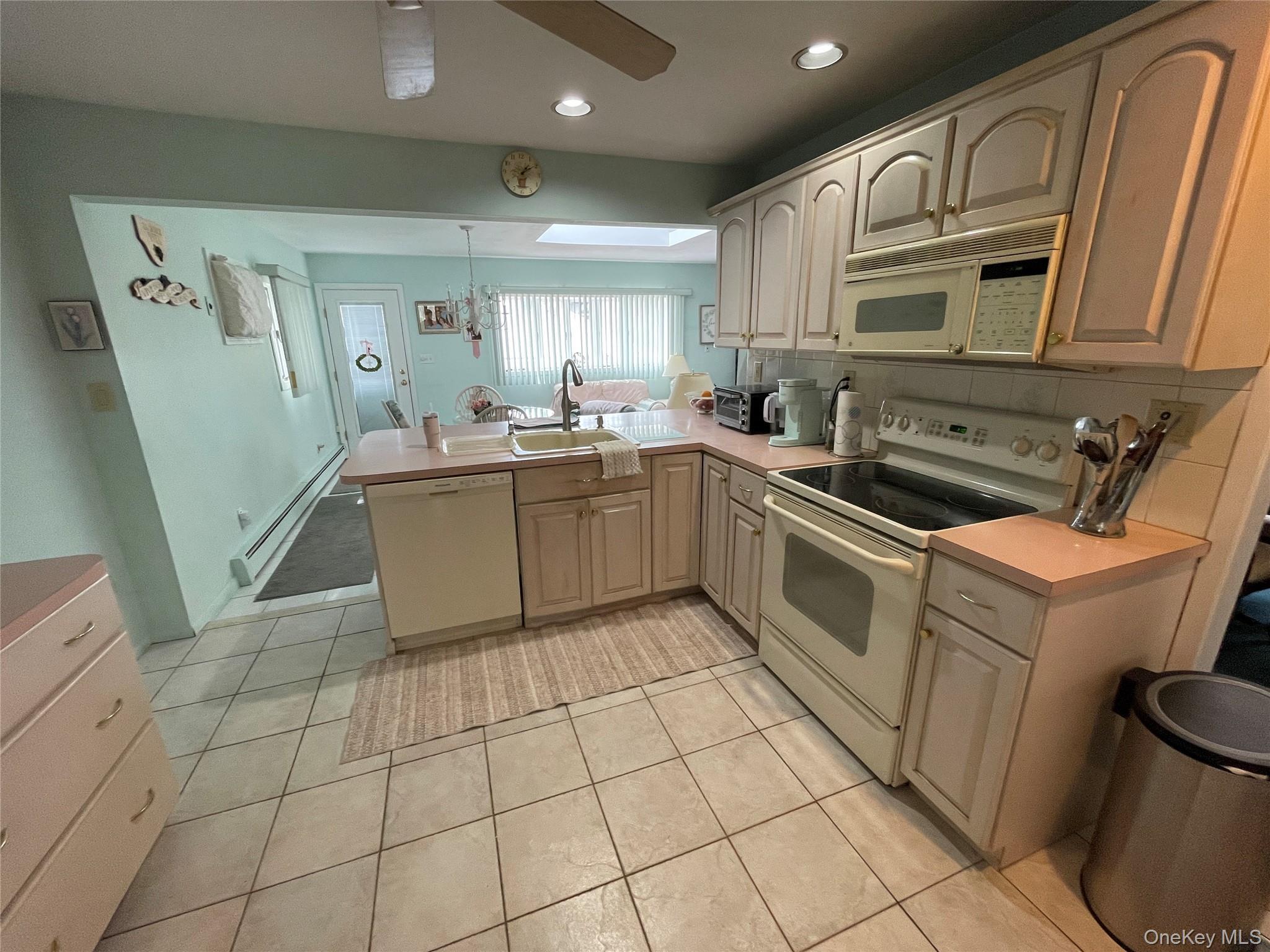 Single Family Grand  Suffolk County, NY 11757, MLS-992179-9