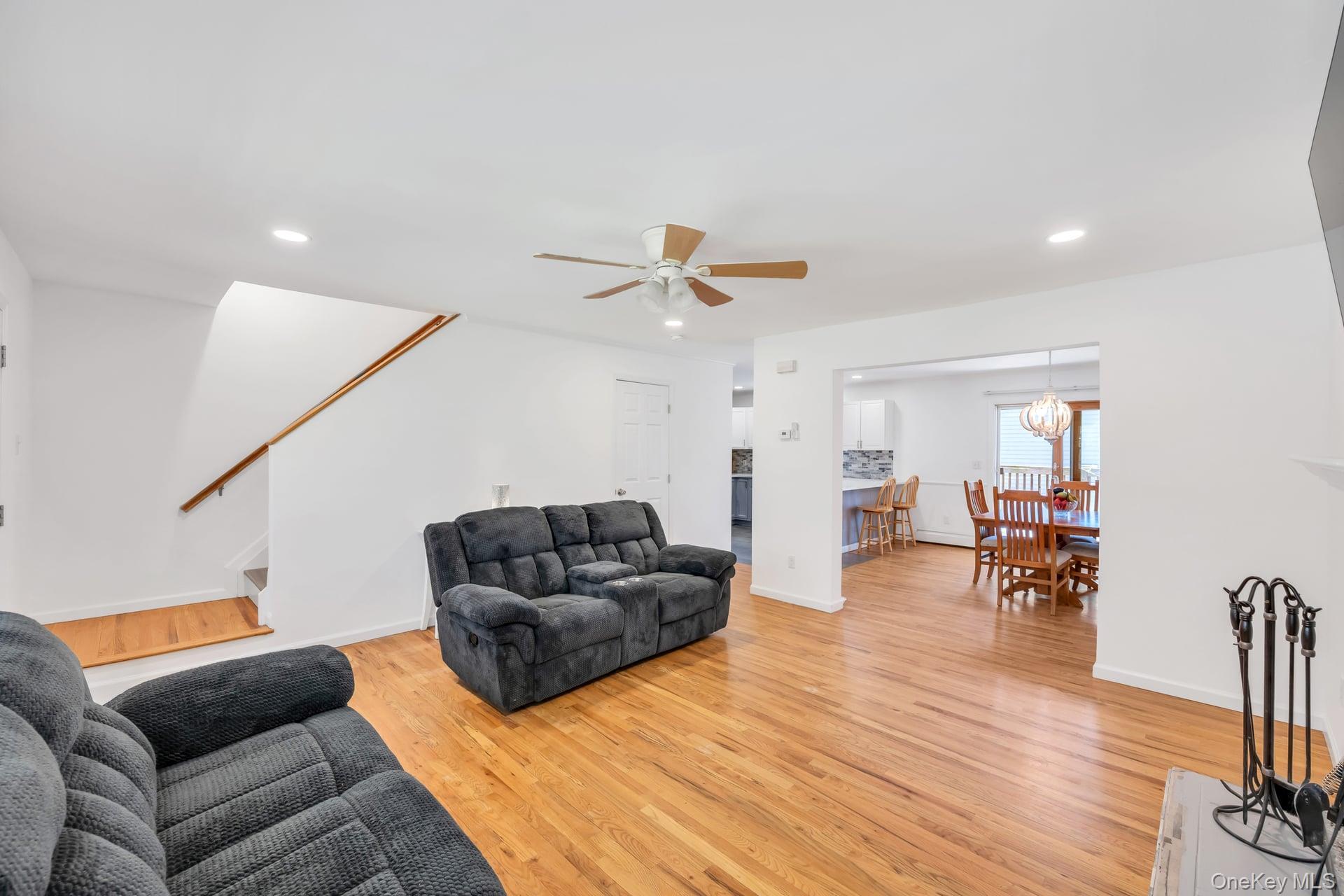 Single Family Oak  Suffolk County, NY 11901, MLS-992190-10