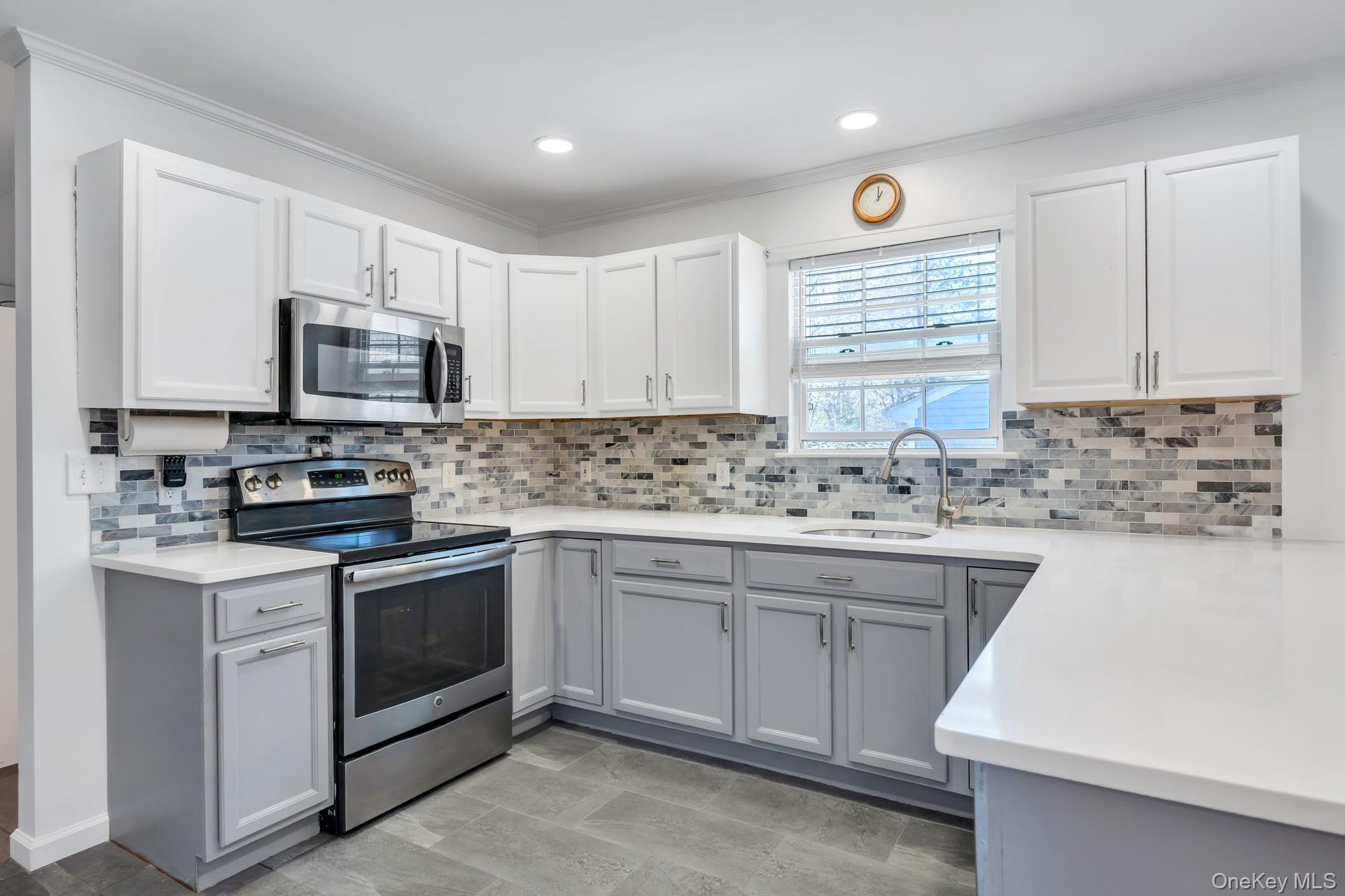 Single Family Oak  Suffolk County, NY 11901, MLS-992190-16