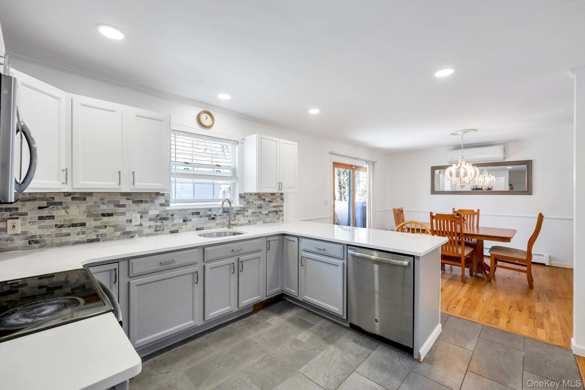 Single Family Oak  Suffolk County, NY 11901, MLS-992190-17