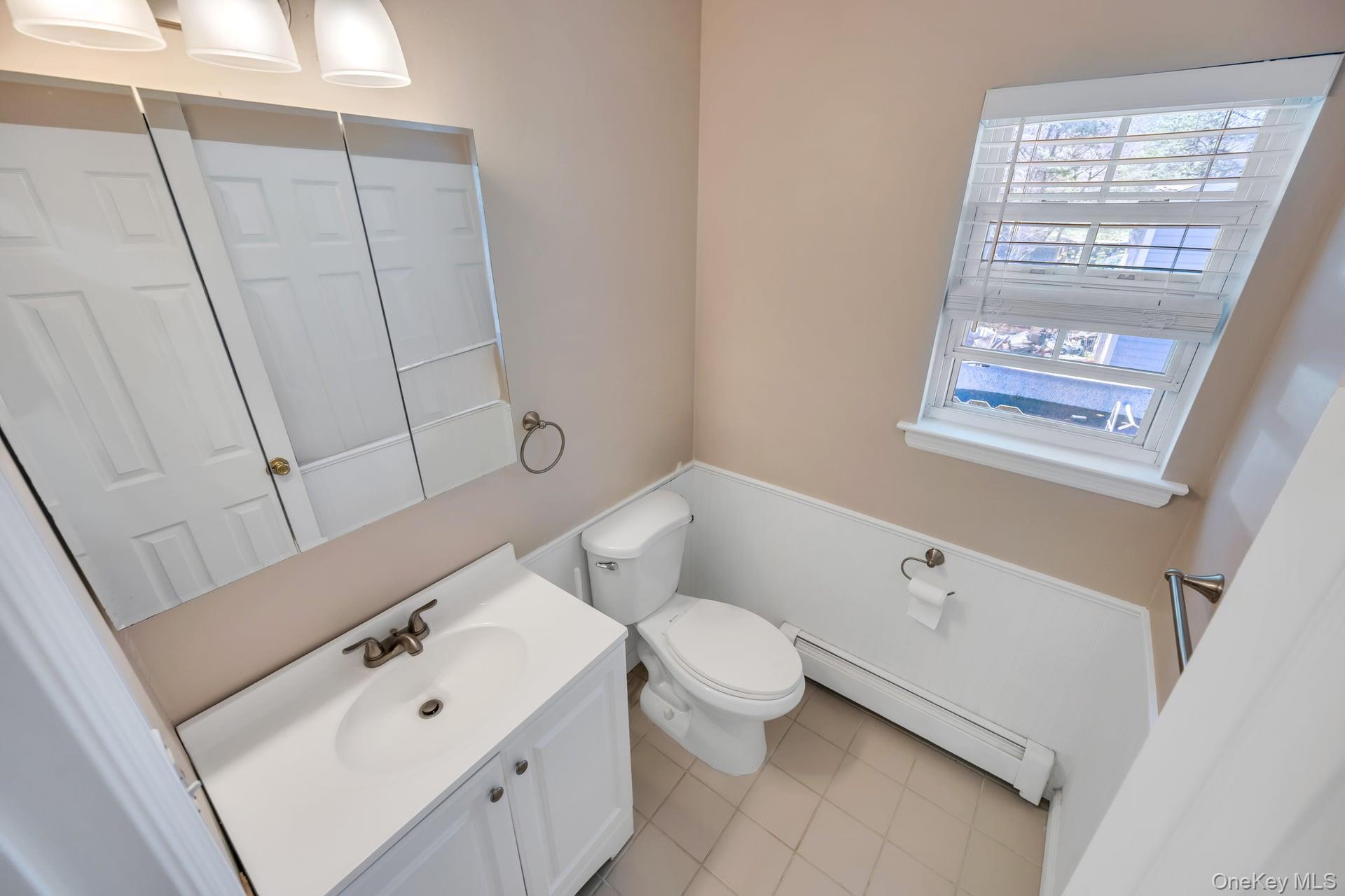 Single Family Oak  Suffolk County, NY 11901, MLS-992190-21