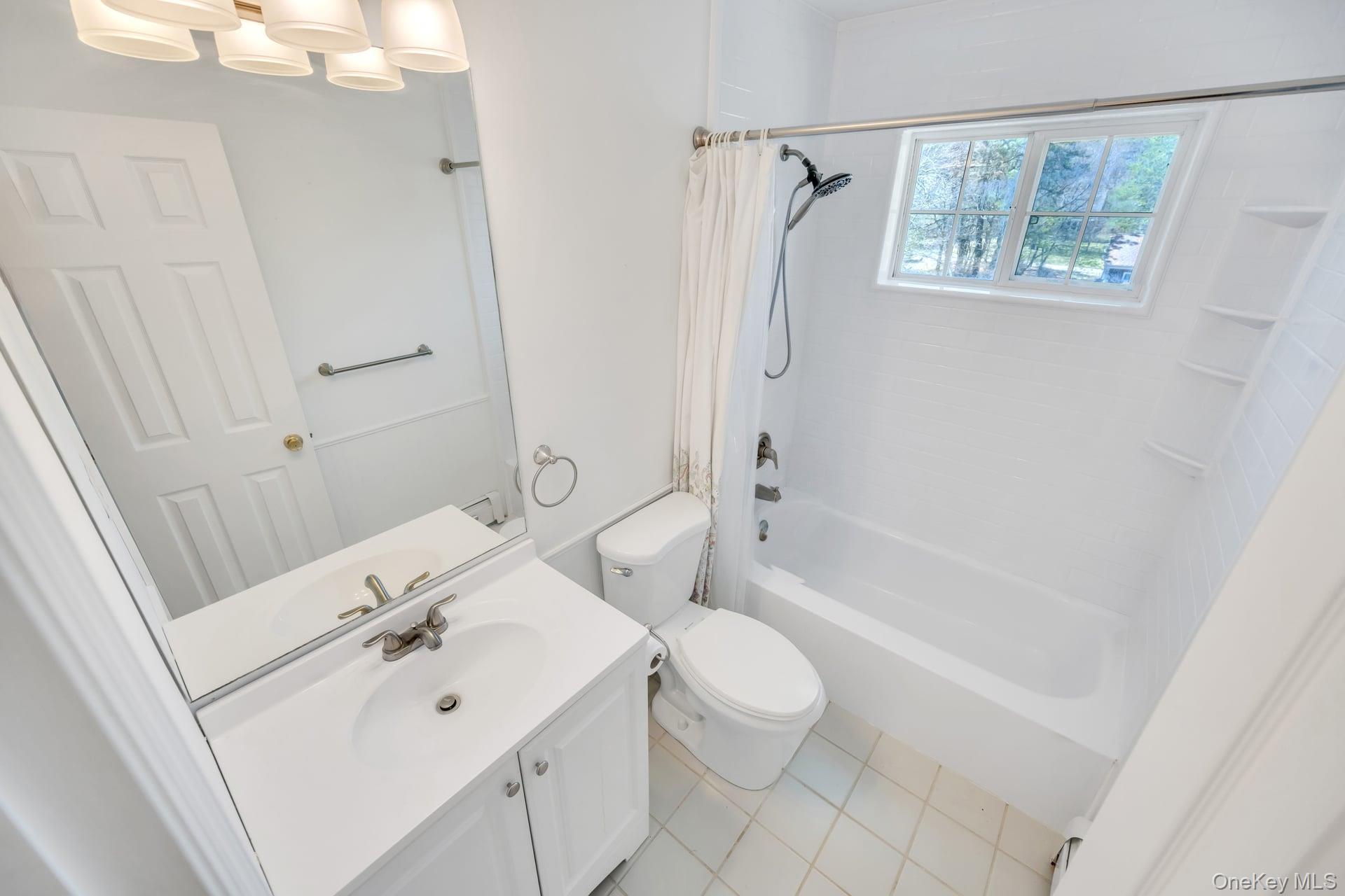 Single Family Oak  Suffolk County, NY 11901, MLS-992190-24